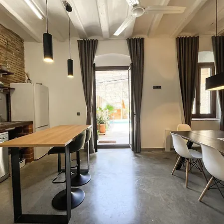 Aptw Pool In Heart Of Old Town Apartment Girona