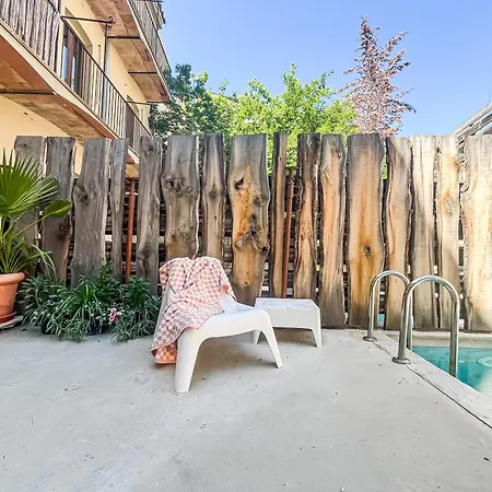 Aptw Pool In Heart Of Old Town Apartment