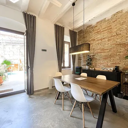 Апартаменты Aptw Pool In Heart Of Old Town *
